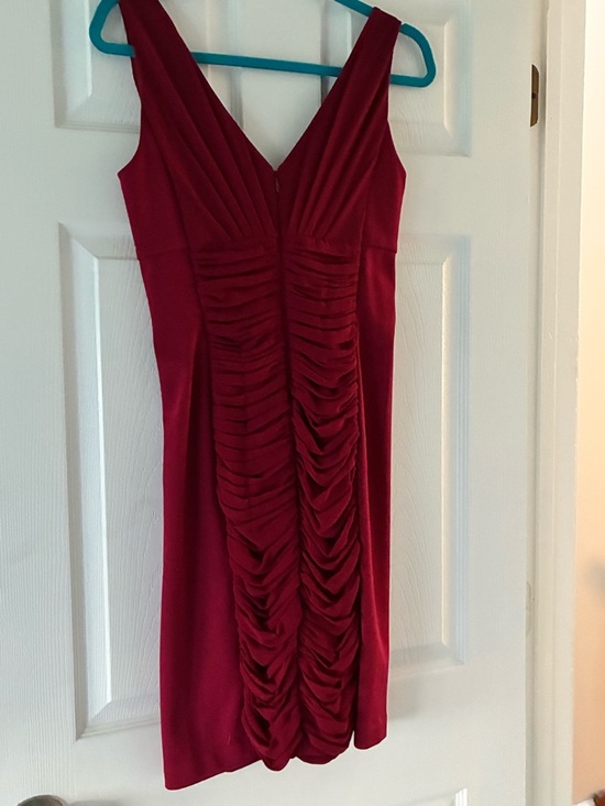 White House Black Market Dresses & Skirts - White House Black Market Ruched V-Neck Mini Dress in Burgundy